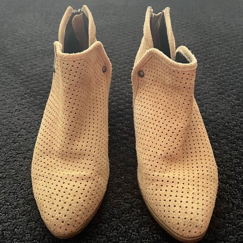 Adam Tucker By Me Too Boots Womens 7 M Abbie Heels Ankle Booties Brown Leather